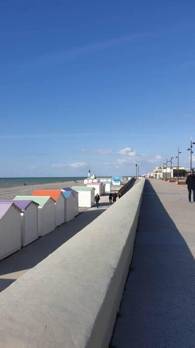 Notre Nid - Grande Terrasse Privee En Bord De Mer, Au Coeur Du Quartier Historique Du Treport ! Wifi Le Tréport Exterior photo